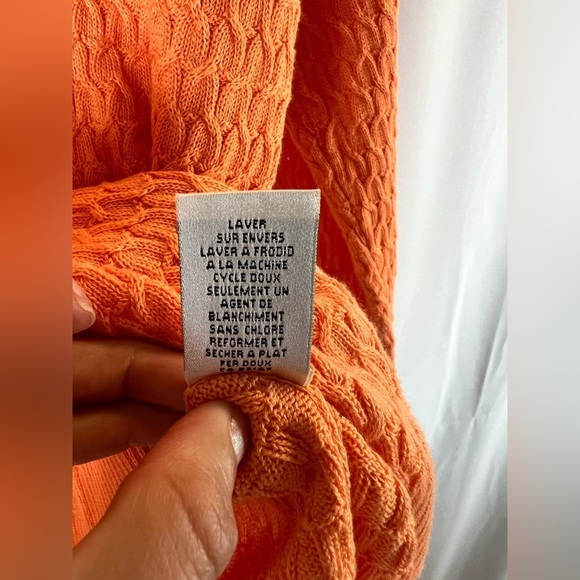 Vintage Talbots sweater light orange pima cotton pullover
Orange V-Neck Size:L - Picture 10 of 13
